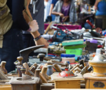 Brocante – Loisirs et Voyages avec les Chiens Verts