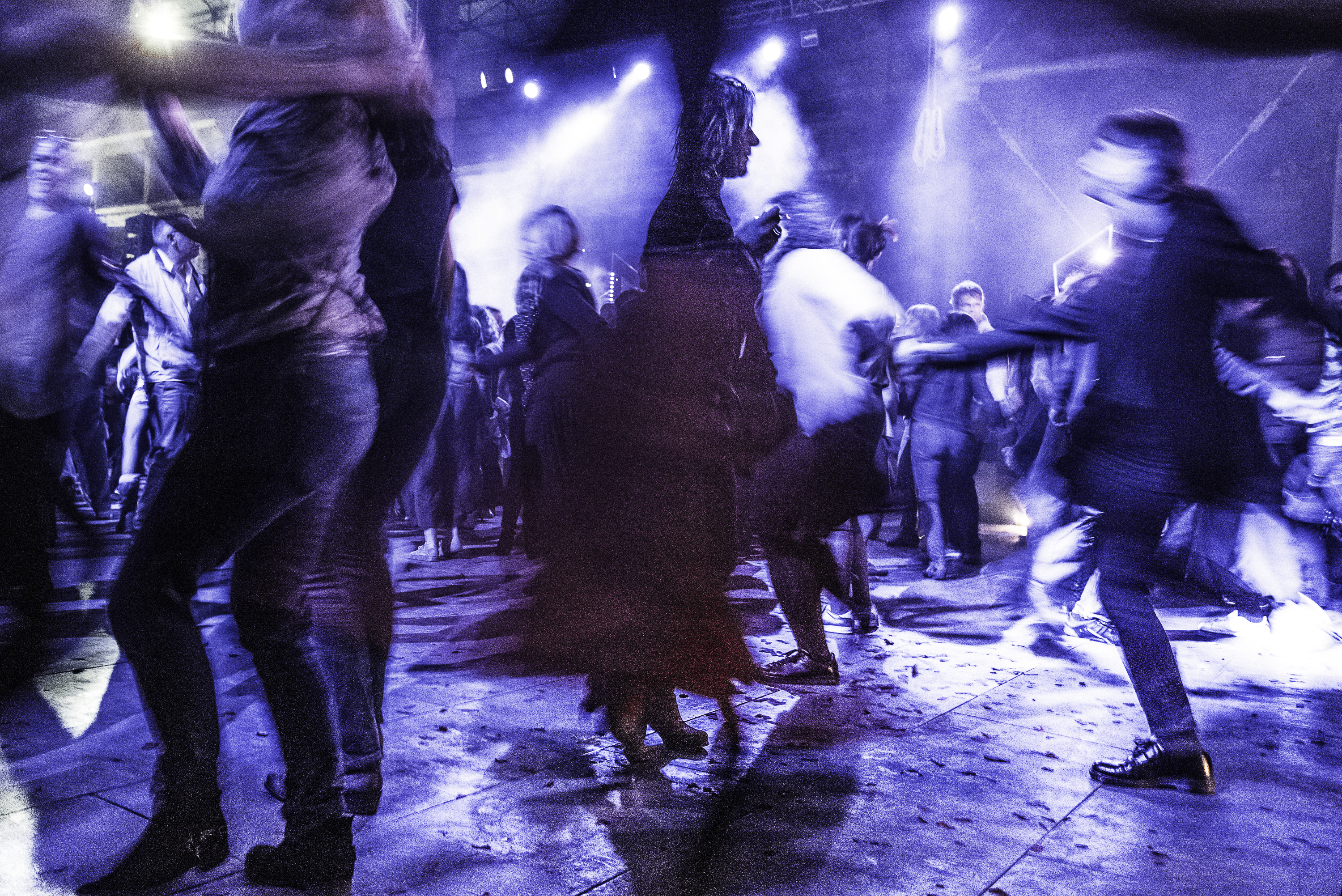 MOBIL DANCING DAMIEN_BOSSIS (6)