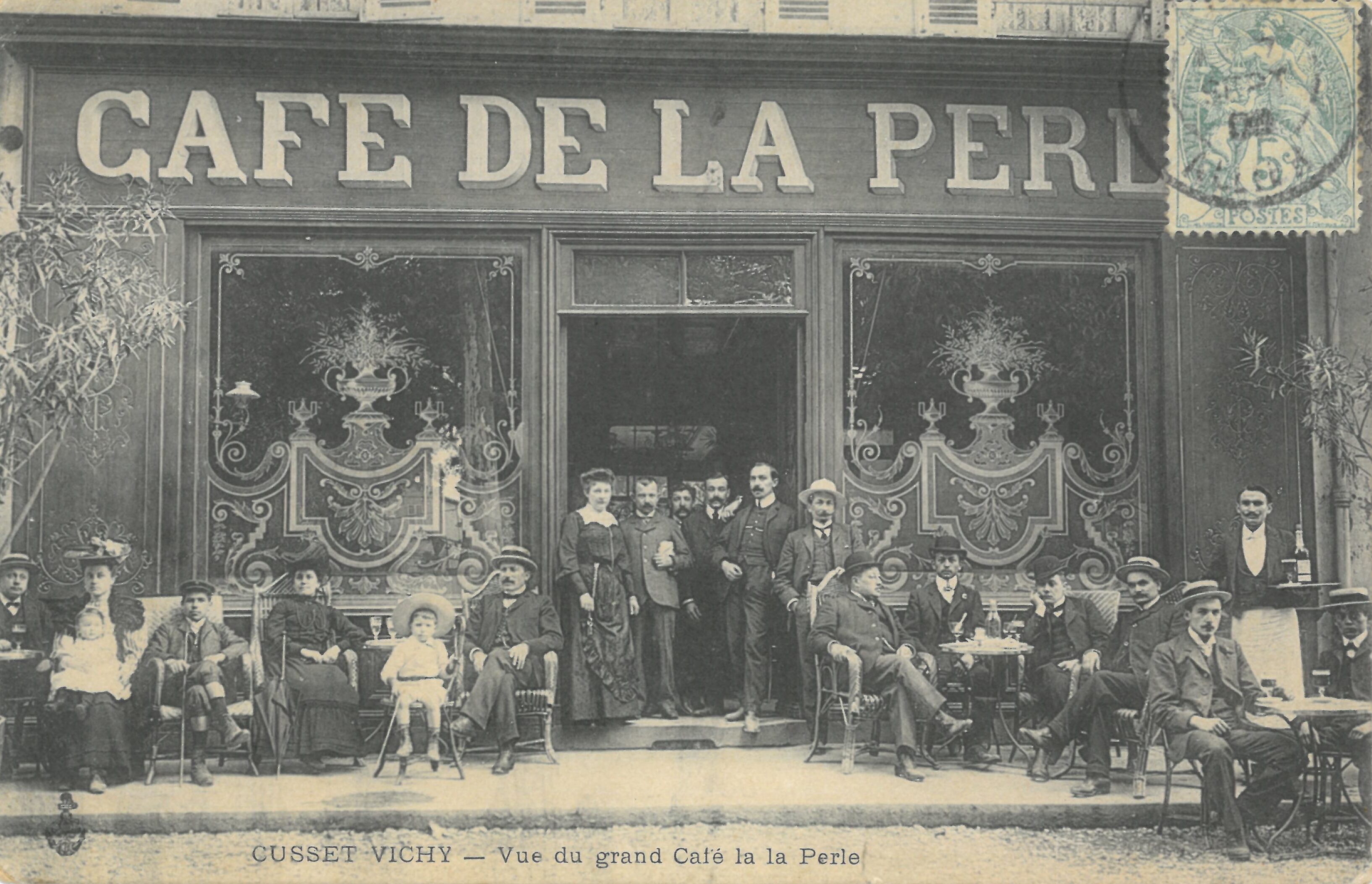 Café de la Perle_Cours Tracy