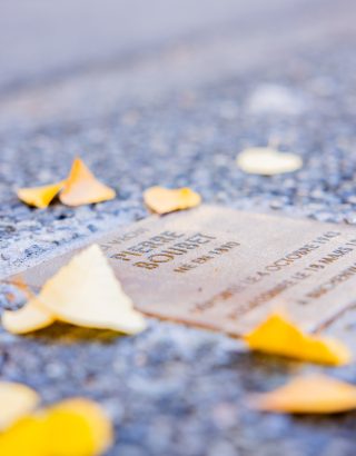 Trente plaque pour les Déportés de Cusset