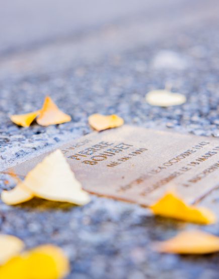 Trente plaque pour les Déportés de Cusset