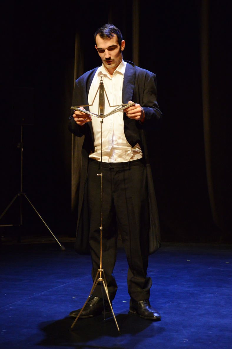 CAR-TOUS-LES-CHEMINS-Y-MÈNENT© Camille Kirnidis_1